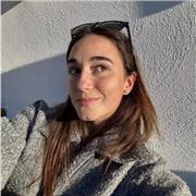 Estudiant de Bioquímica apassionada per l'educació, ajudant estudiants de primària, ESO i batxillerat a assolir objectius acadèmic